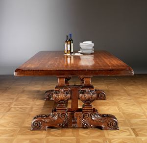 Art. 823 table, Table  manger sculpte  la main