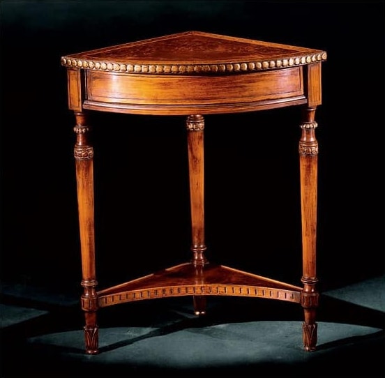 Complements side table 755, Coin table d'appoint en bois sculpté