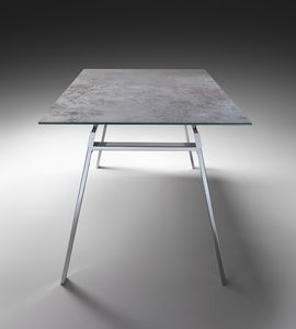 Slim, Table avec base en acier, plateau en pierre