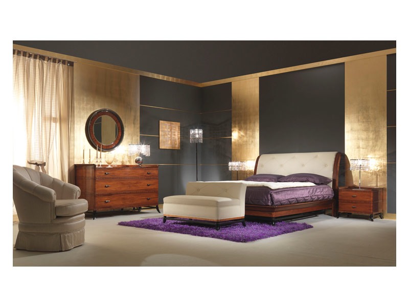 Art. 509 Bedside Table, Table de chevet en bois de rose, pour une chambre classique