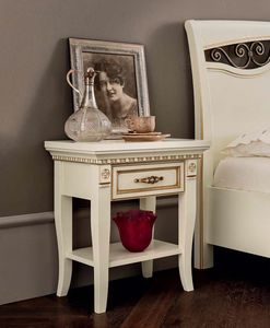 Art. 71BO02CD, Table de chevet de style classique, en bois avec un tiroir