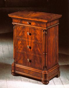 Ottocento table de chevet, Table de chevet en bois de style classique