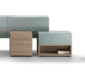 Climb, Table de chevet moderne, aux lignes essentielles