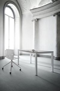 Absinthe, Table en mtal peint, dessus en stratifi