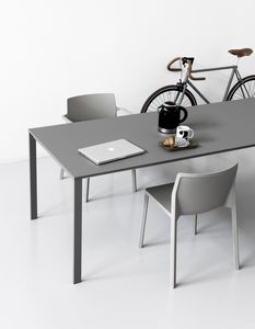Be-Easy, Table extensible dans le style minimaliste, avec le dessus fait de Fenix