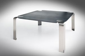 Flow square, Table carre avec pieds en mtal, plateau en verre