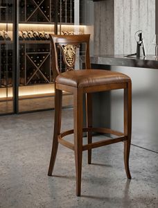 Art. 1490V2/B, Tabouret en bois, dossier sculpt�, style classique