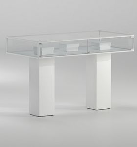 ALLdesign plus 5/PLP, Vitrine avec deux colonnes blanches