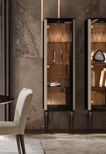 Roma Art. R 214/A, Vitrine en bois avec pieds tourn�s