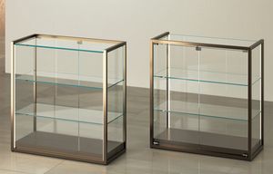 TMetal TM/95B, Vitrine d'exposition avec serrure