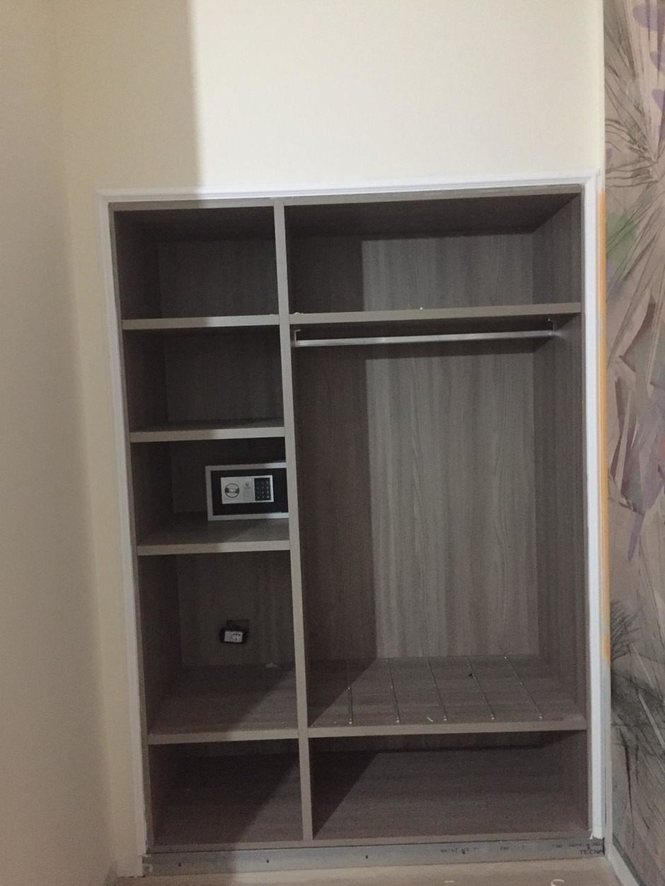 Meubles de chambre d'h�tel � Bologne, Italie