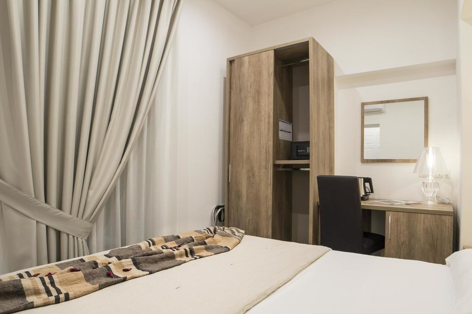 Meubles de chambre d'h�tel � Naples, Italie