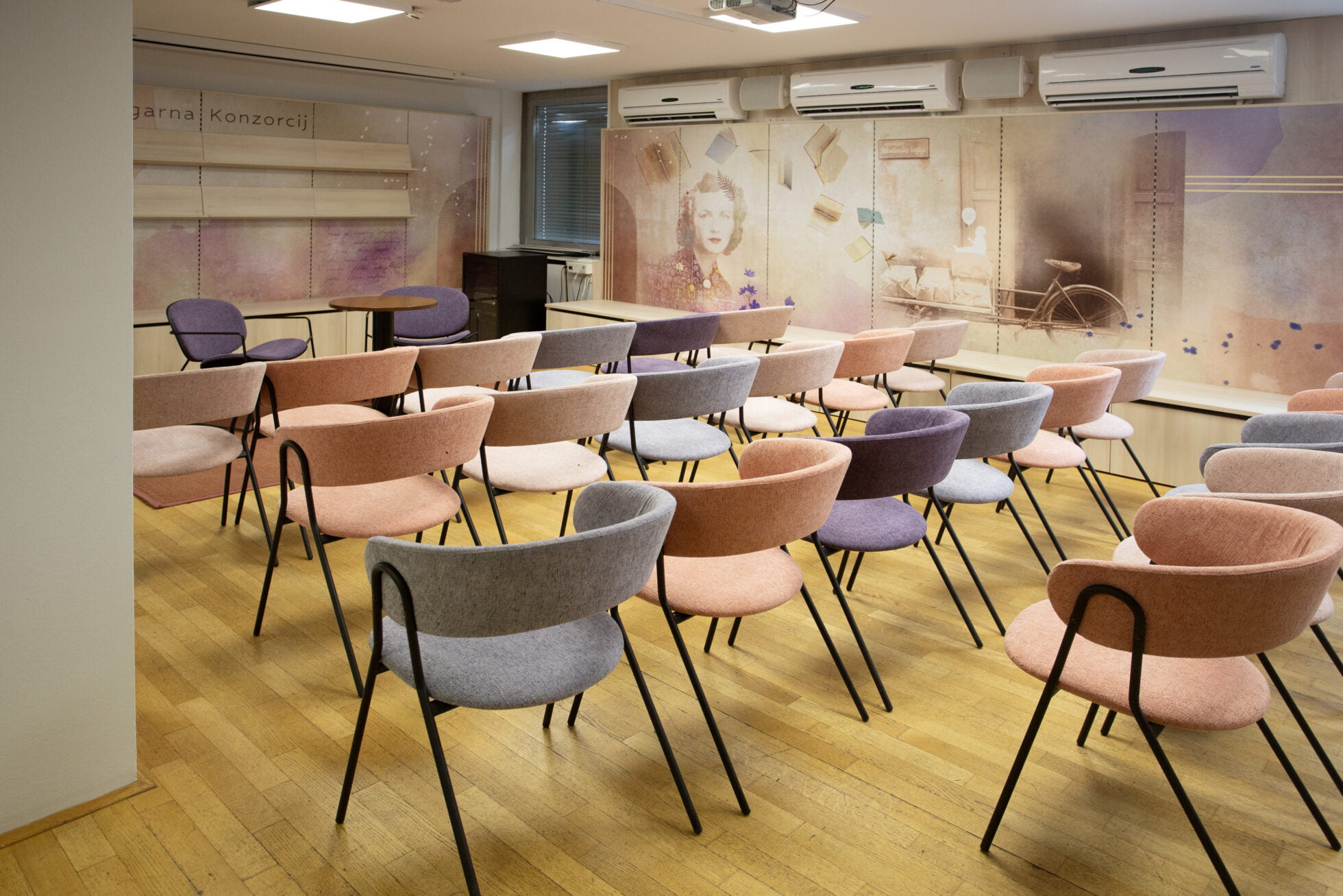 MK Bookstore Consortium - Ljubljana, Slov�nie